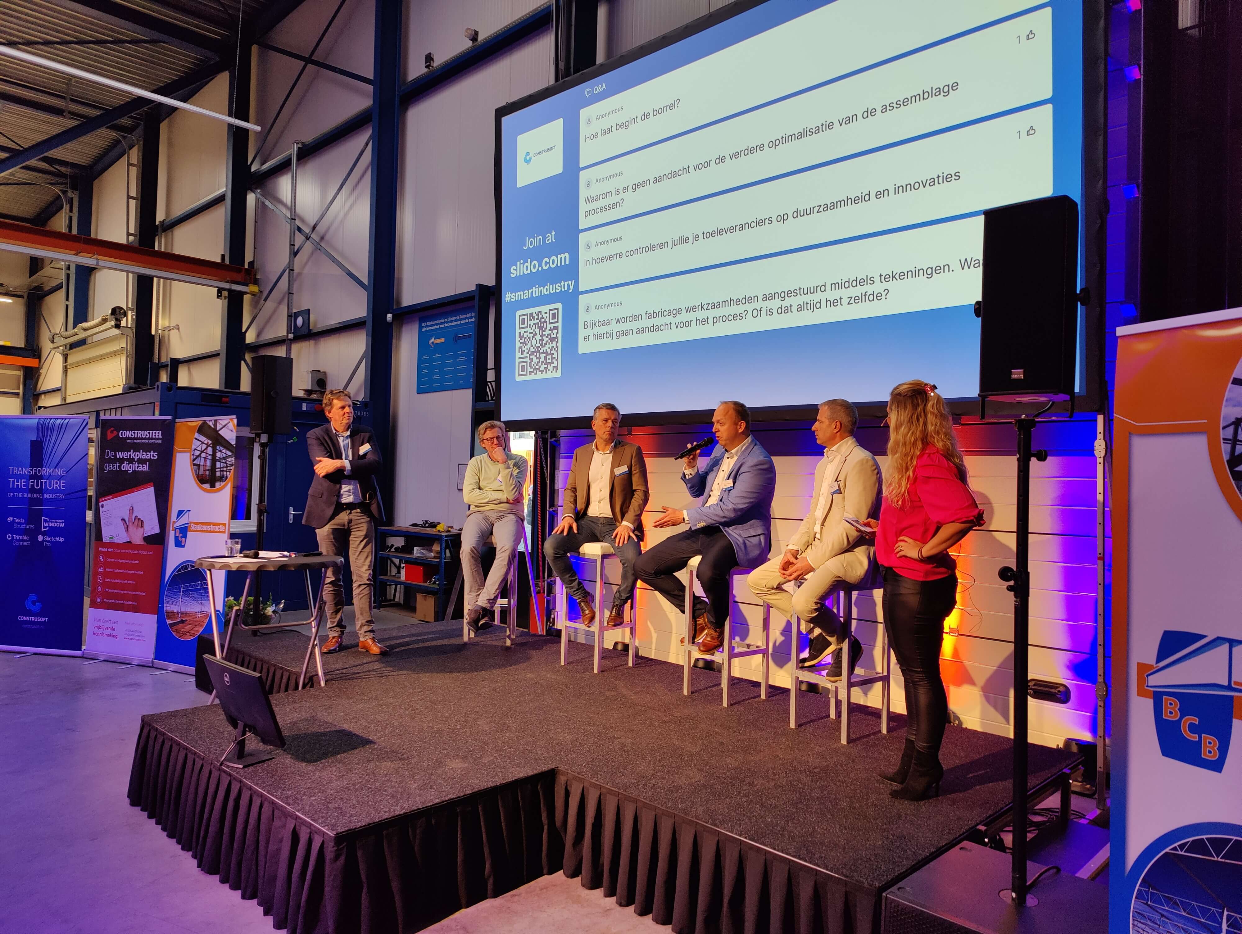 Paneldiscussie tijdens avondsessie